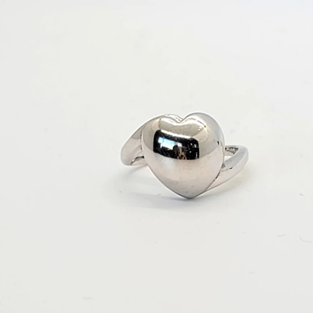 925 Sterling Silver white gold plated ring size 6.75
